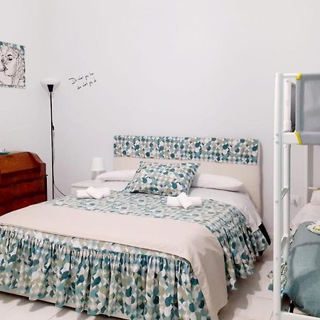 Dory'S Room Camera Nel Cuore Di Napoli Esterno foto
